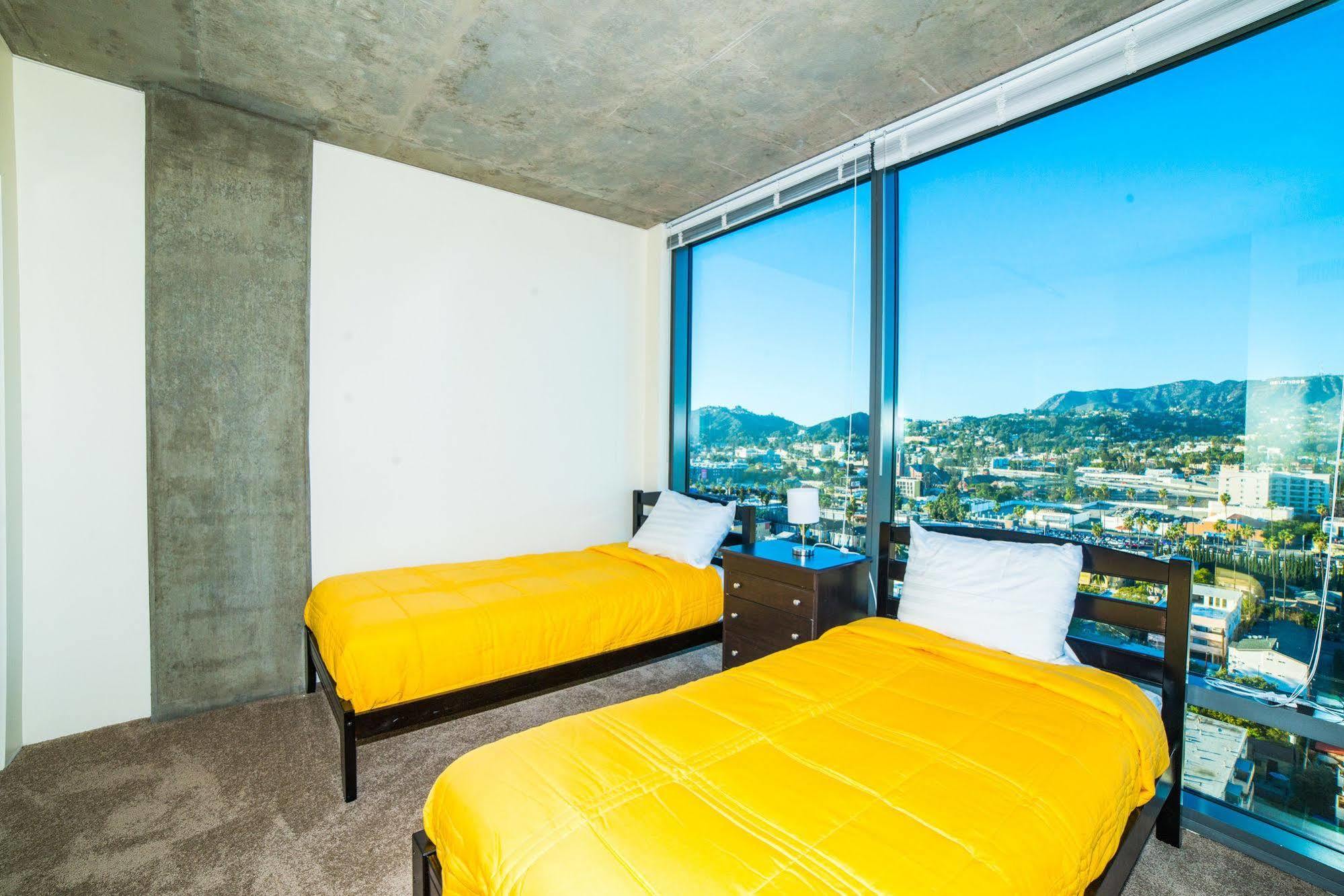 Hollywood Panorama Suites Los Angeles Exterior photo